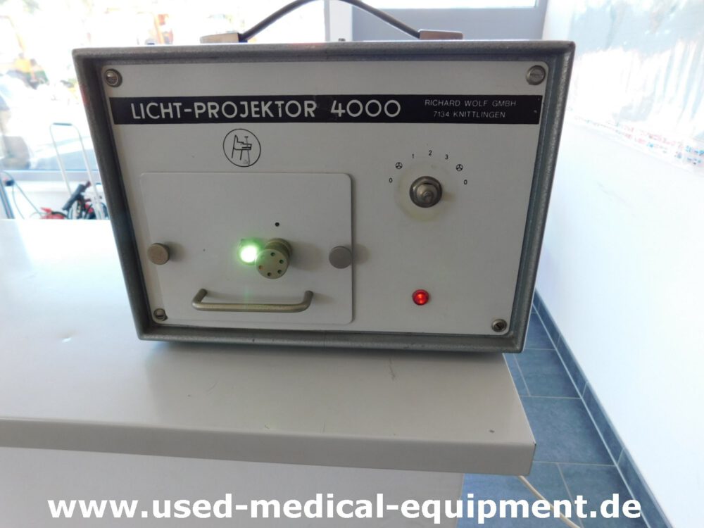 richard-wolf-lichtprojektor-4000