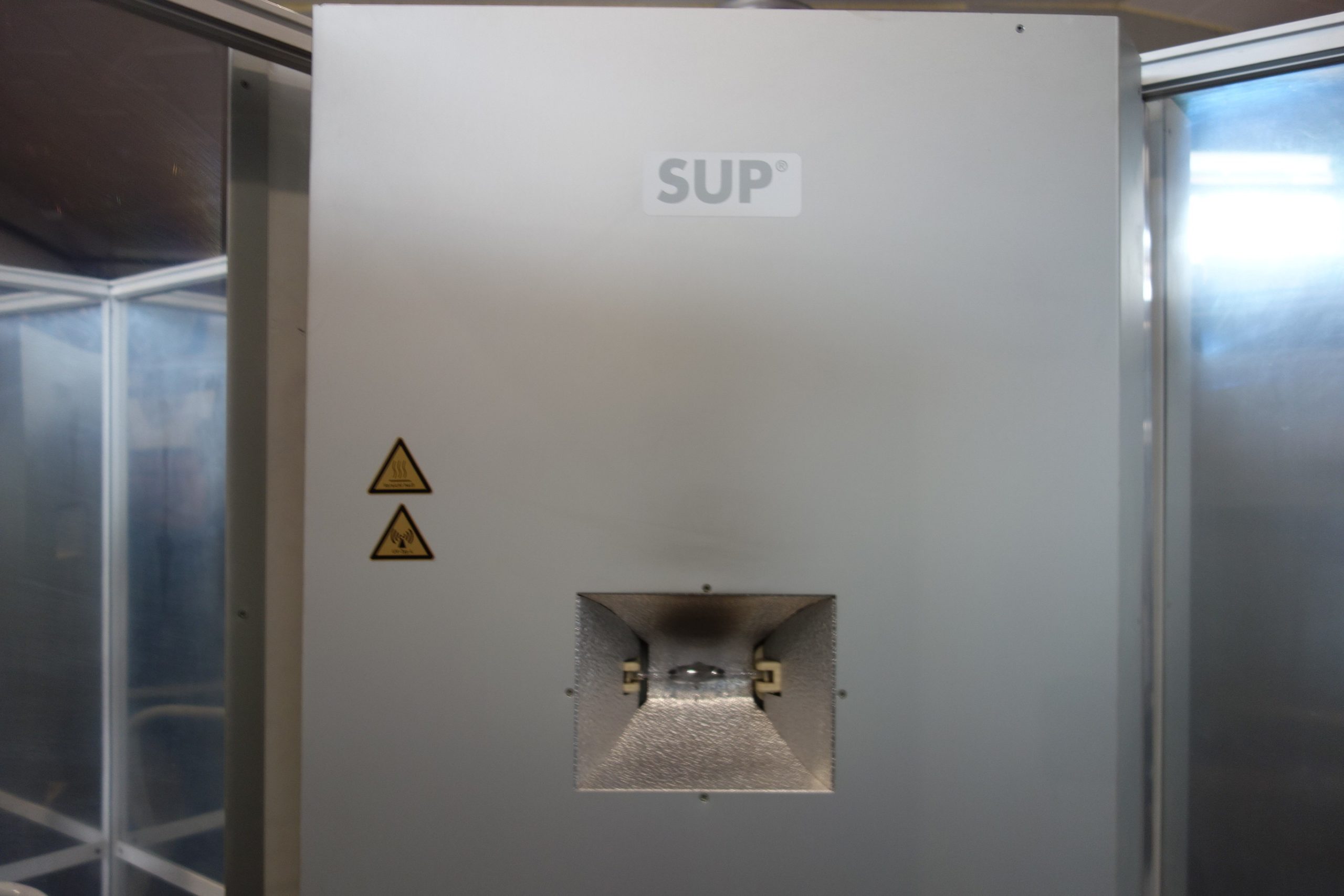 saalmann-sup-lichttherapie-kabine-3002