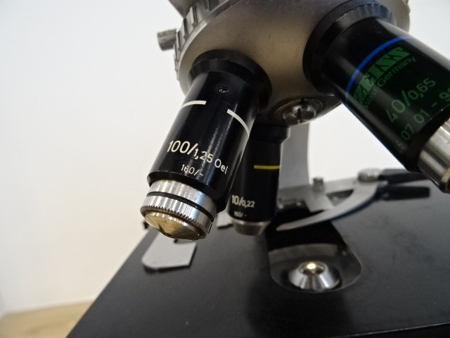 zeiss-stereomikroskop-tischmikroskop-2350