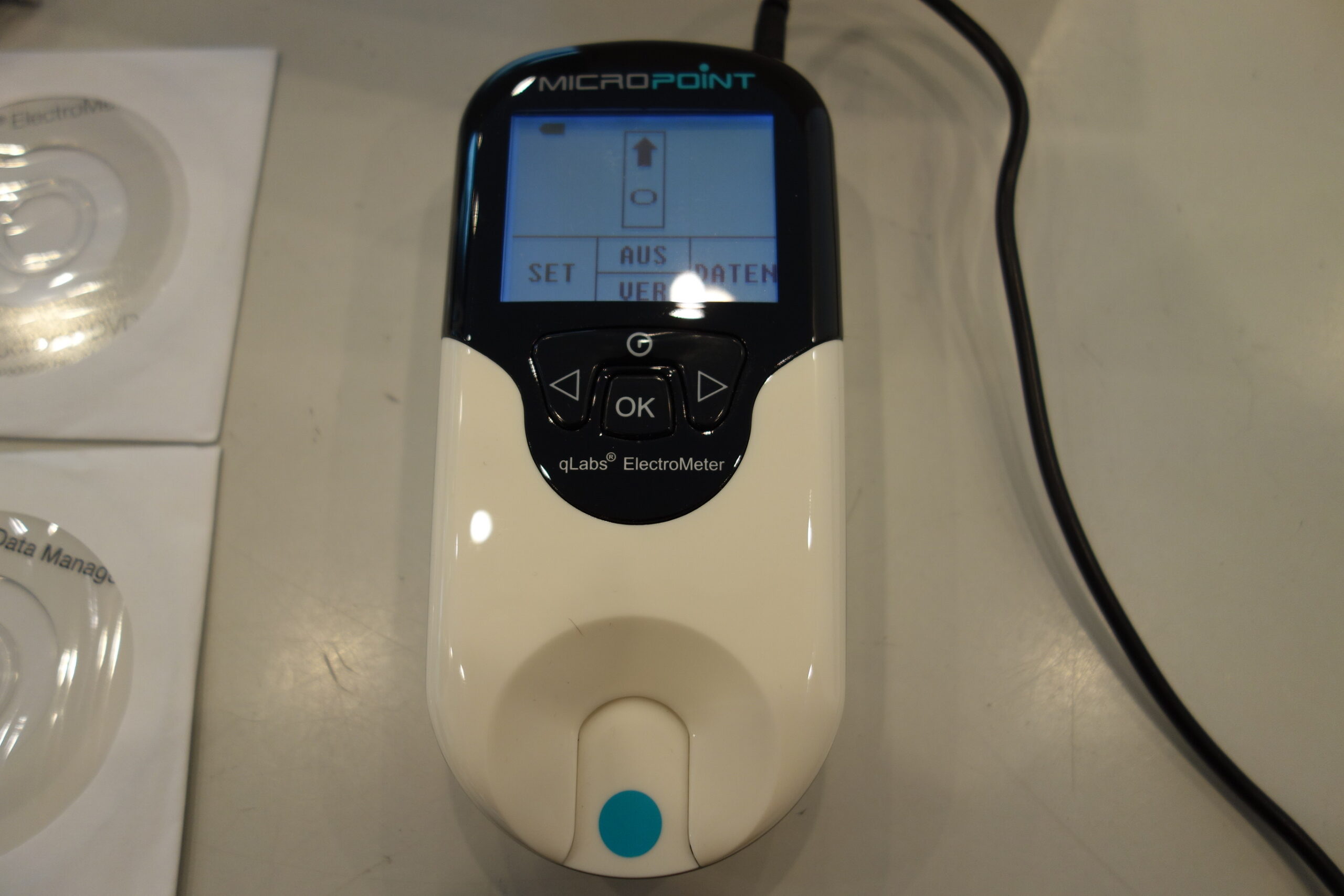 qLabs Micropoint ElectroMeter 002