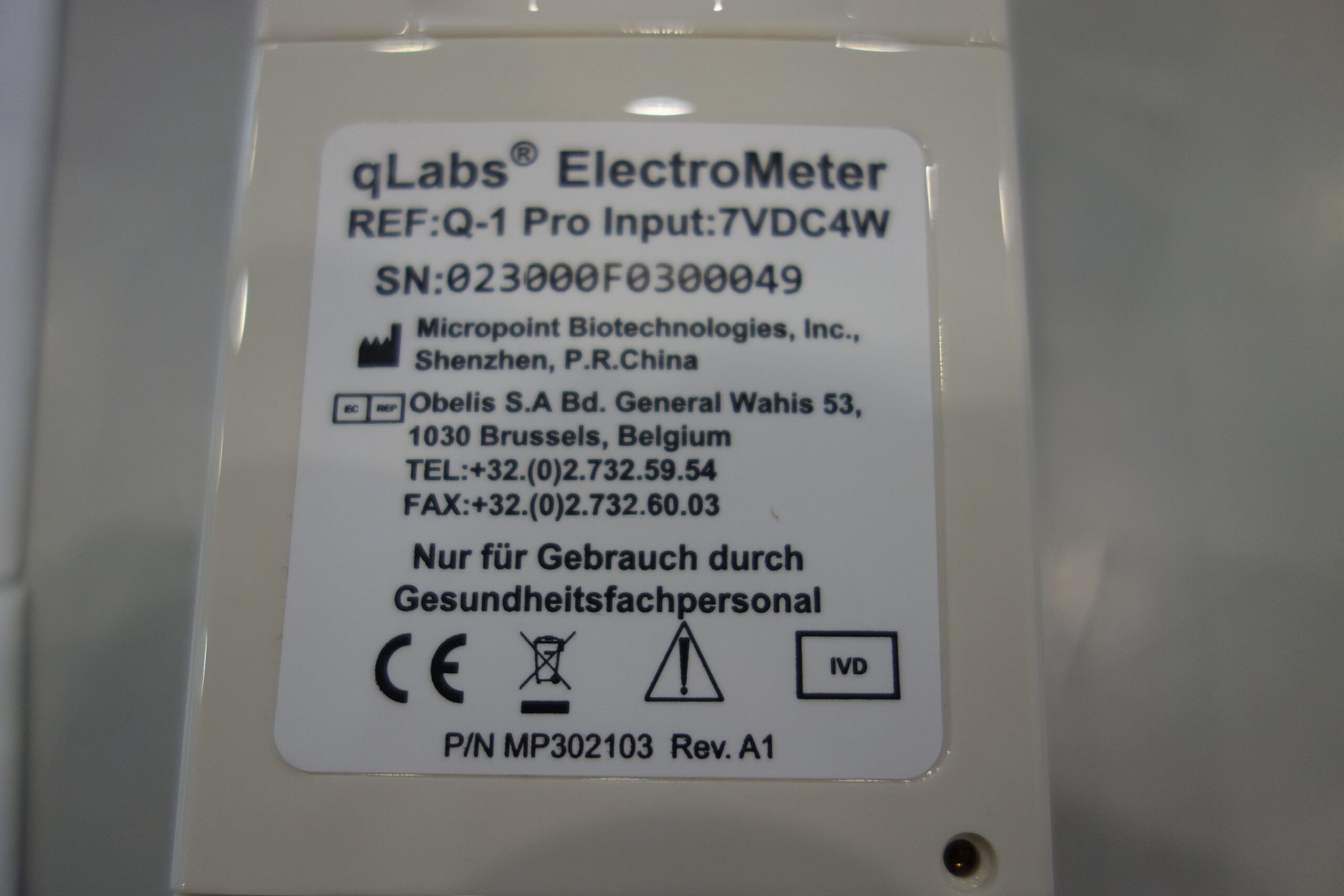 qLabs Micropoint ElectroMeter 005